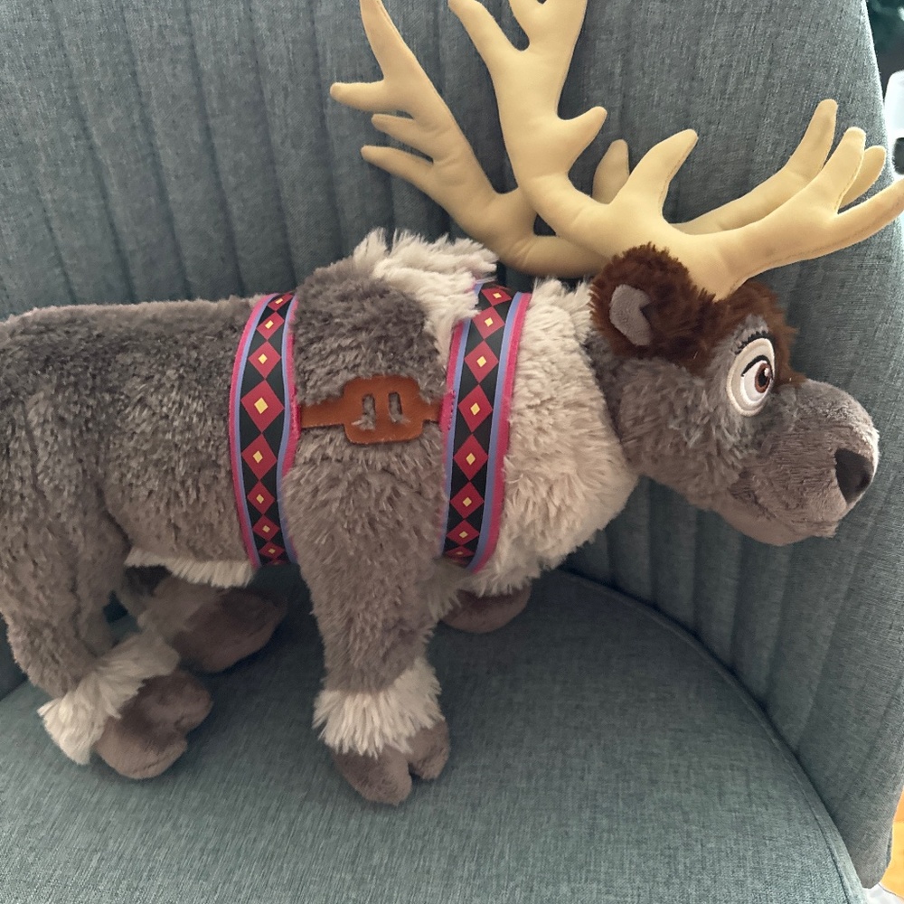 Disney store  Sven plush